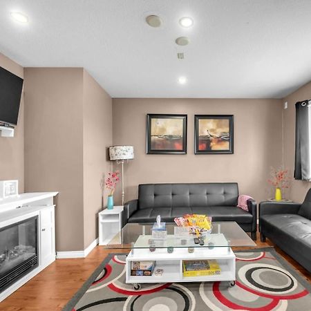 52-3 Bed Suite On Lake Central Ac By Airport YYC Екстериор снимка