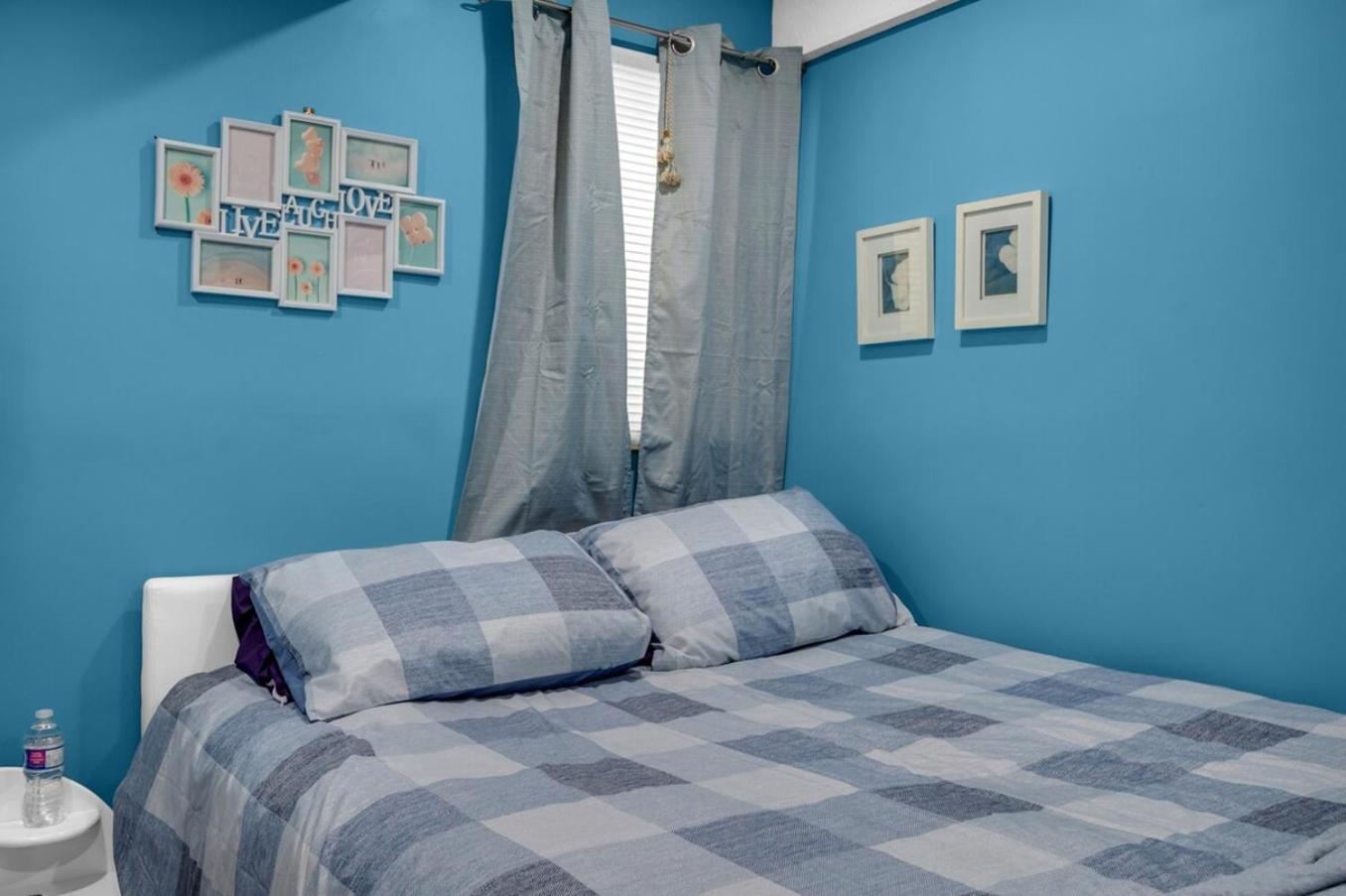 52-3 Bed Suite On Lake Central Ac By Airport YYC Екстериор снимка