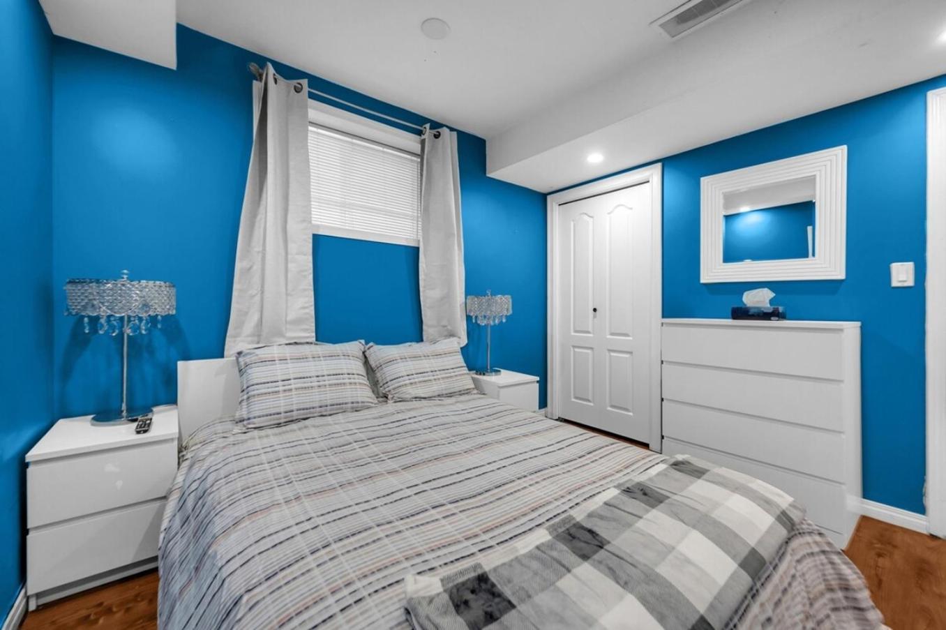 52-3 Bed Suite On Lake Central Ac By Airport YYC Екстериор снимка