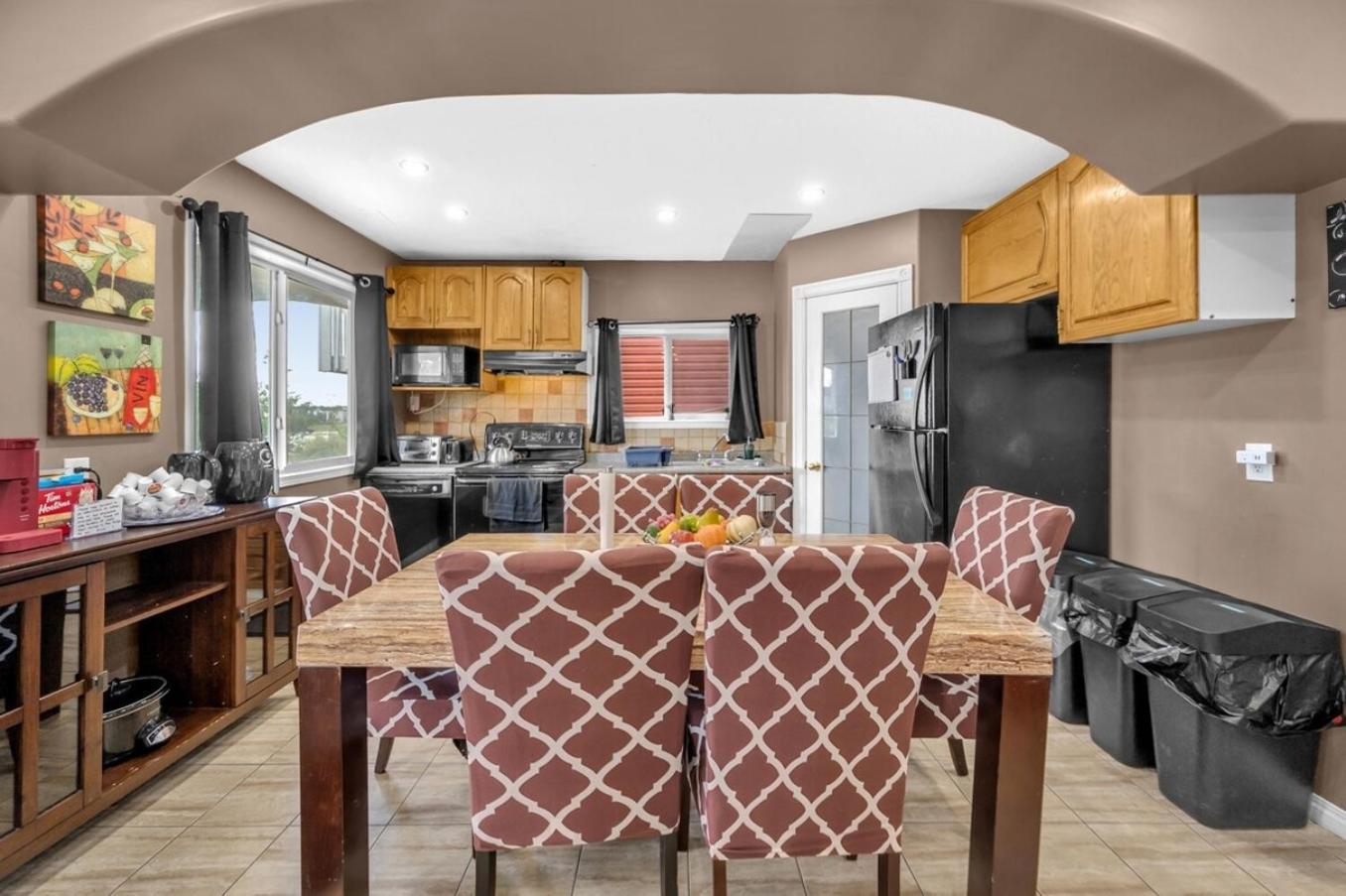 52-3 Bed Suite On Lake Central Ac By Airport YYC Екстериор снимка