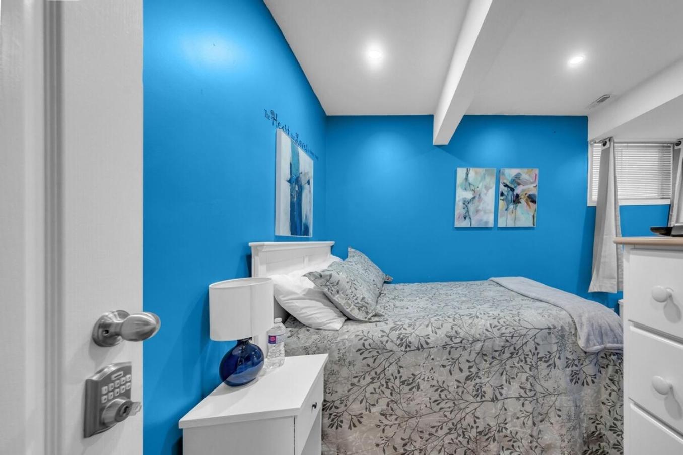 52-3 Bed Suite On Lake Central Ac By Airport YYC Екстериор снимка