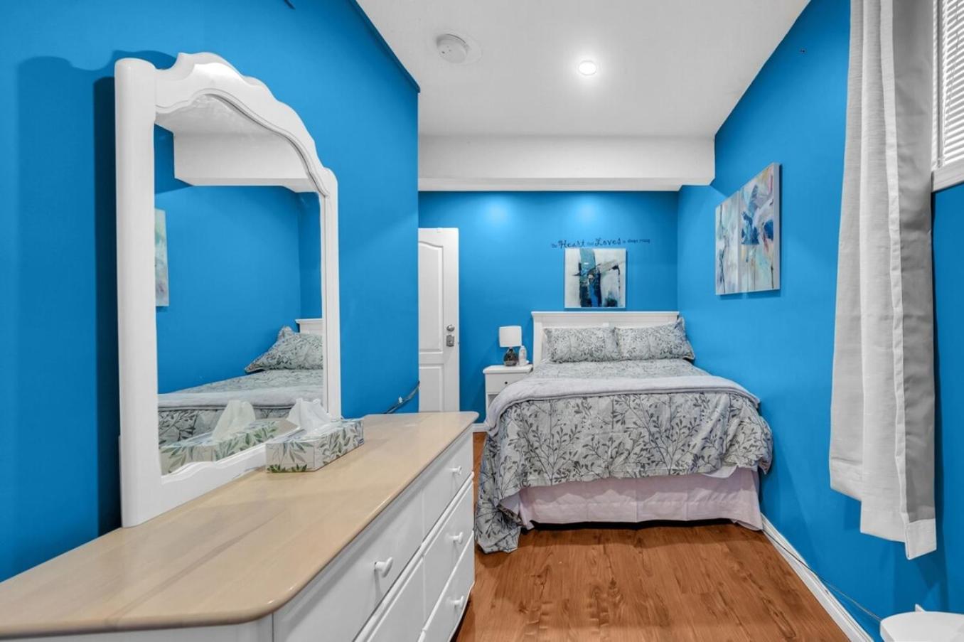 52-3 Bed Suite On Lake Central Ac By Airport YYC Екстериор снимка