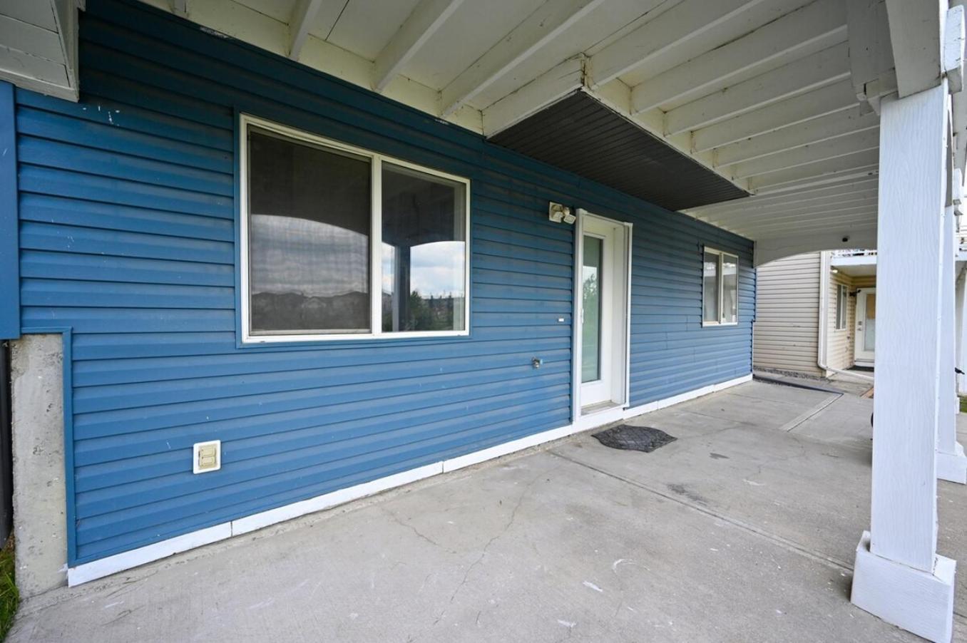 52-3 Bed Suite On Lake Central Ac By Airport YYC Екстериор снимка